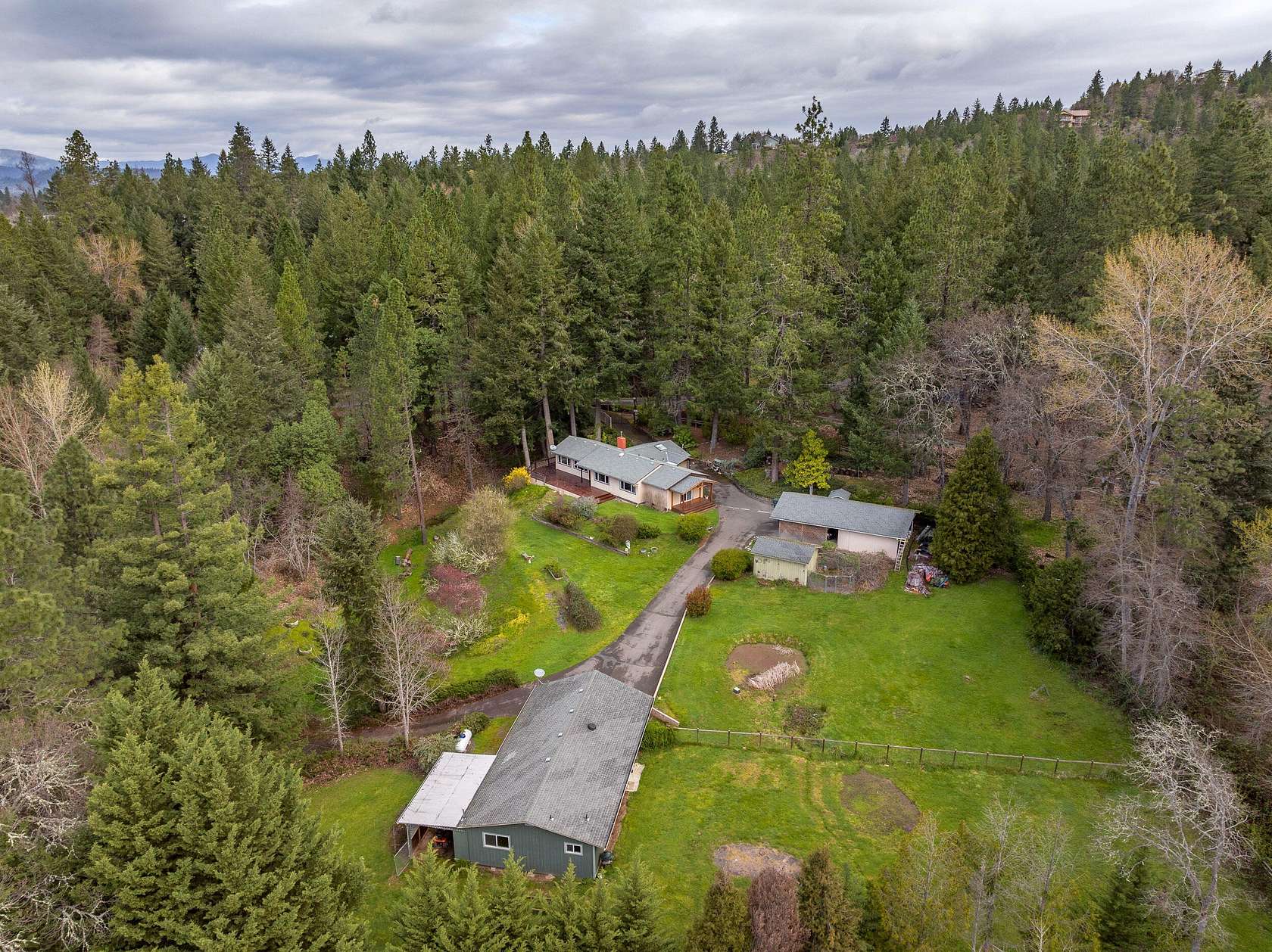 3 Acres of Residential Land with Home for Sale in Grants Pass, Oregon