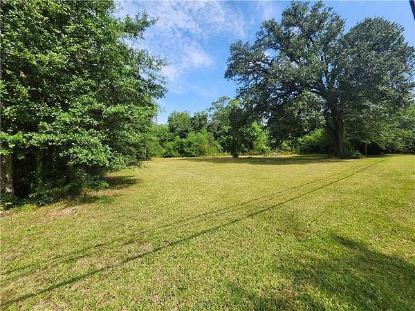 1 Acre of Residential Land for Sale in Lacombe, Louisiana