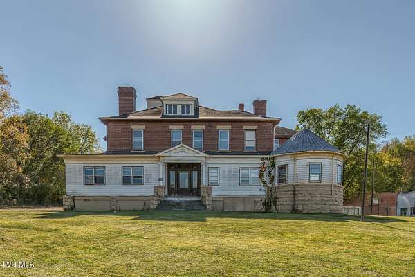 1.55 Acres of Mixed-Use Land for Sale in Marion, Virginia