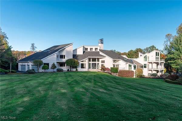 2.44 Acres of Residential Land with Home for Sale in Moreland Hills, Ohio