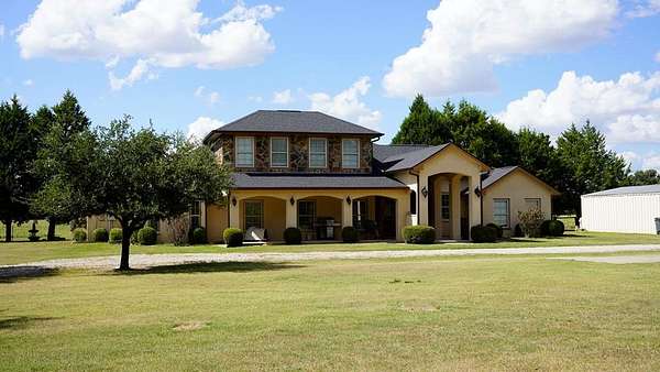 6 Acres of Land with Home for Sale in Eustace, Texas