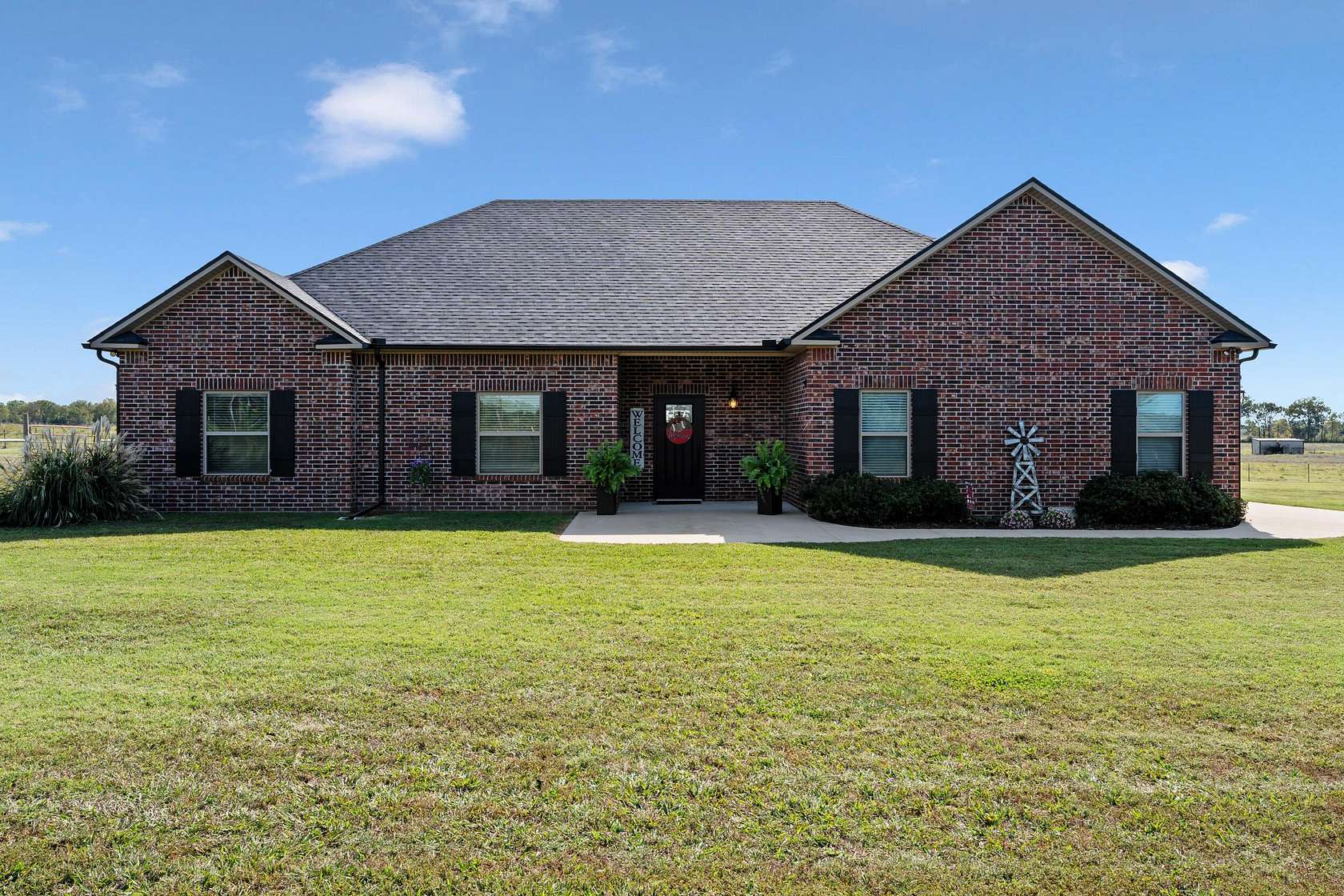 2.35 Acres of Residential Land with Home for Sale in Grove, Oklahoma