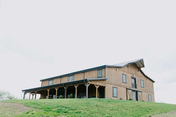 8.73 Acres of Improved Mixed-Use Land for Auction in Gallatin, Tennessee