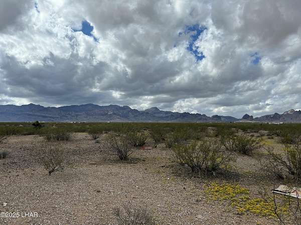 2.35 Acres of Land for Sale in Golden Valley, Arizona