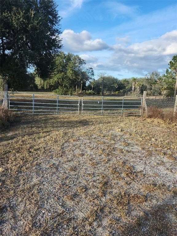 1.5 Acres of Residential Land for Sale in Okeechobee, Florida