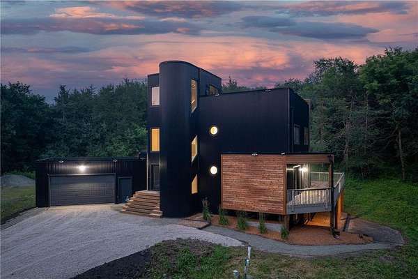 4.25 Acres of Residential Land with Home for Sale in Le Sueur, Minnesota