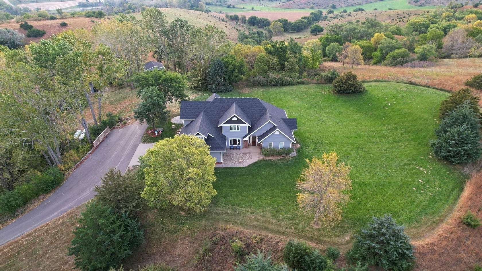 9.87 Acres of Residential Land with Home for Sale in Sioux City, Iowa