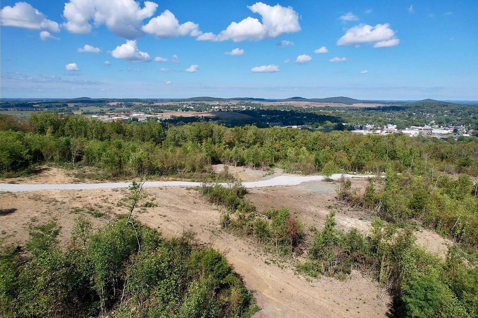 6 Acres of Residential Land for Sale in Monticello, Kentucky