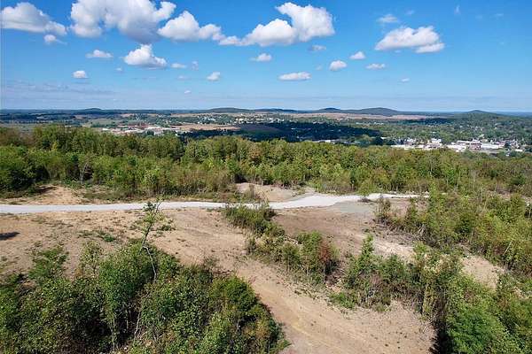 6 Acres of Residential Land for Sale in Monticello, Kentucky