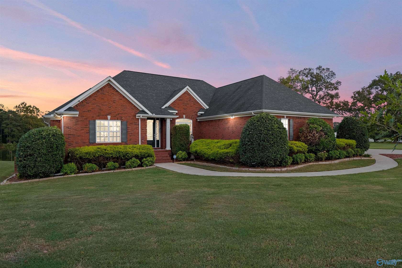 12 Acres of Land with Home for Sale in Gadsden, Alabama