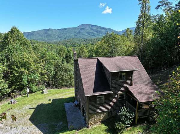 12.7 Acres of Land with Home for Sale in Del Rio, Tennessee