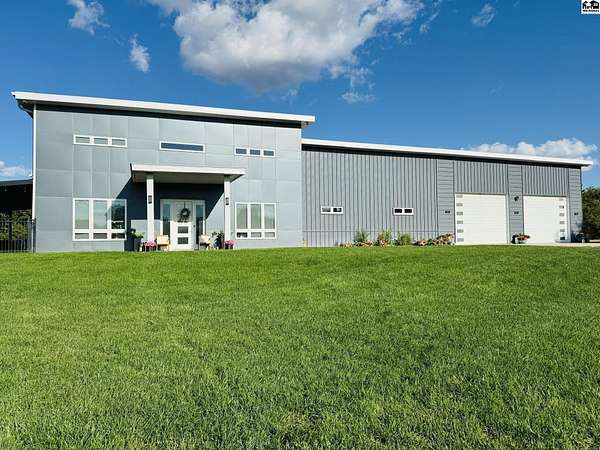 9.33 Acres of Residential Land with Home for Sale in Buhler, Kansas