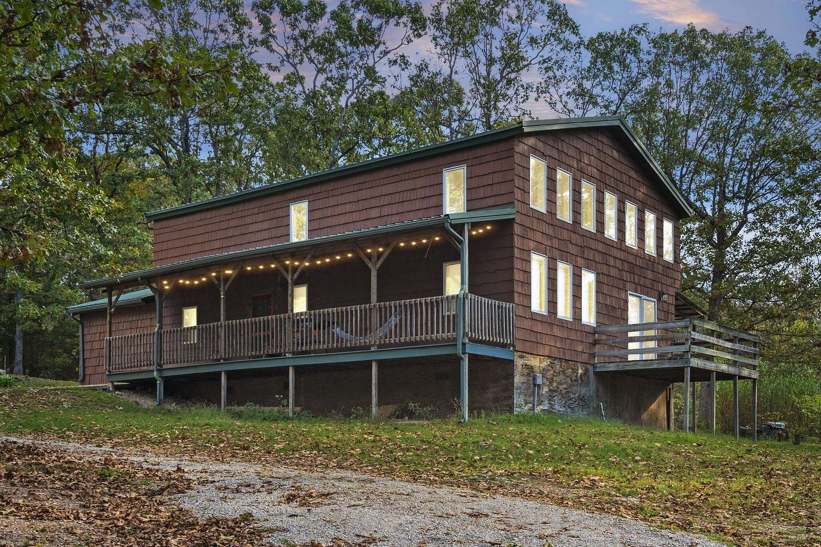 4.46 Acres of Residential Land with Home for Sale in Buffalo, Missouri