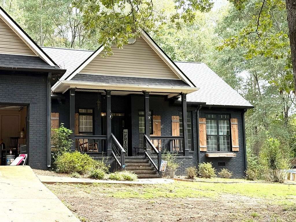 3 Acres of Improved Mixed-Use Land for Sale in LaGrange, Georgia