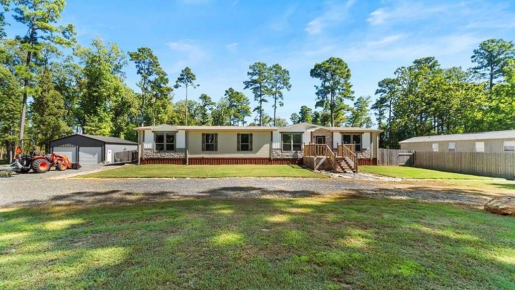 2.5 Acres of Residential Land with Home for Sale in Ashdown, Arkansas