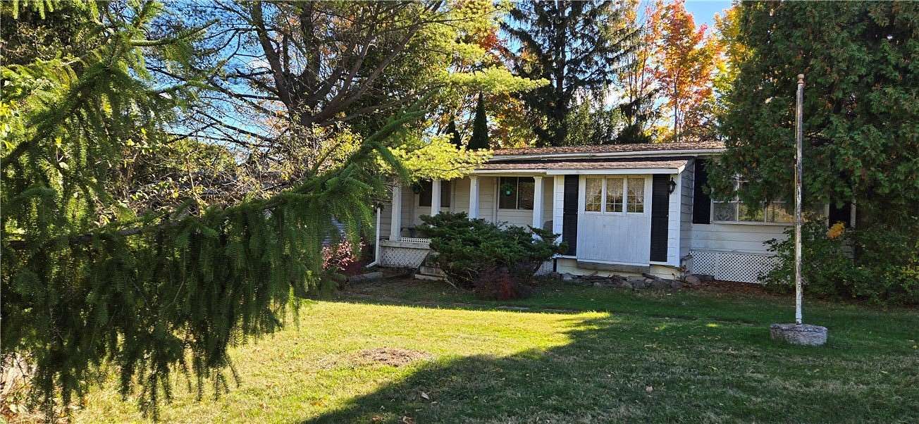 2.5 Acres of Residential Land with Home for Sale in Hemlock, New York