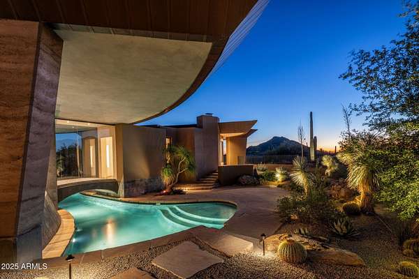 1.9 Acres of Residential Land with Home for Sale in Scottsdale, Arizona