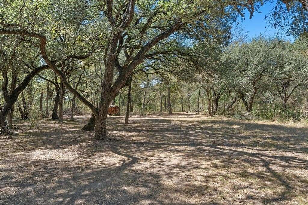6.75 Acres of Residential Land for Sale in Lott, Texas