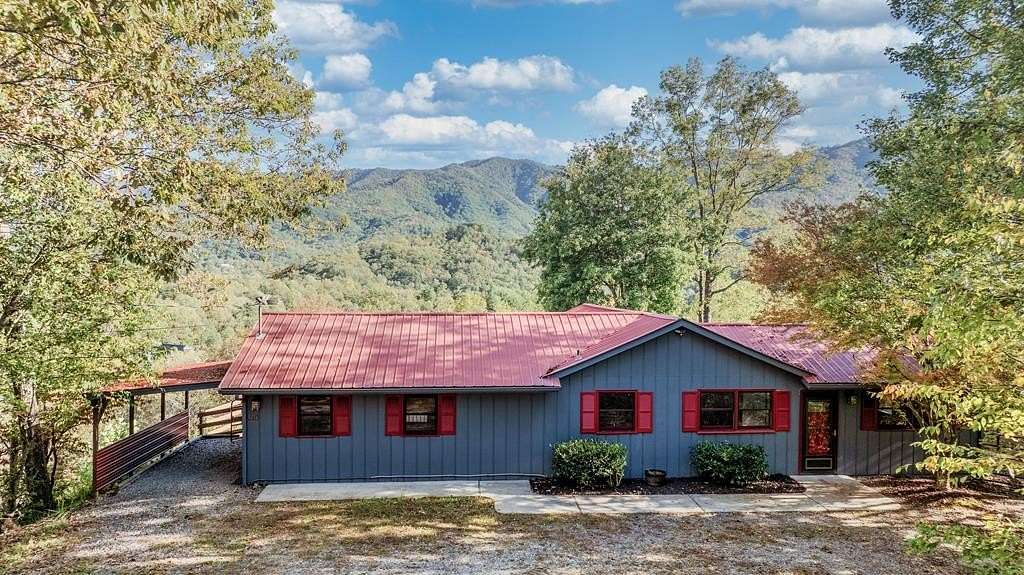 2.49 Acres of Residential Land with Home for Sale in Andrews, North Carolina