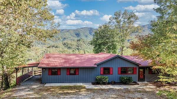 2.49 Acres of Residential Land with Home for Sale in Andrews, North Carolina