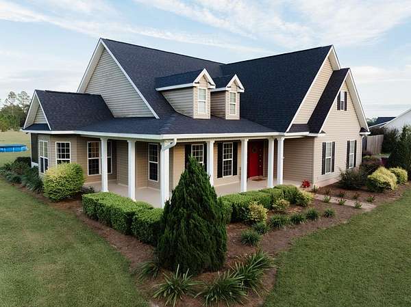 4 Acres of Residential Land with Home for Sale in Blackshear, Georgia