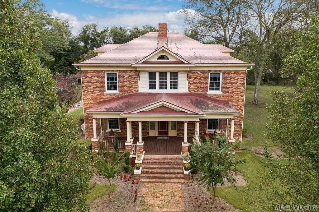 1.55 Acres of Residential Land with Home for Sale in Weldon, North Carolina