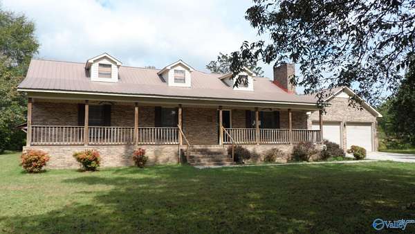 3.9 Acres of Residential Land with Home for Sale in Ragland, Alabama