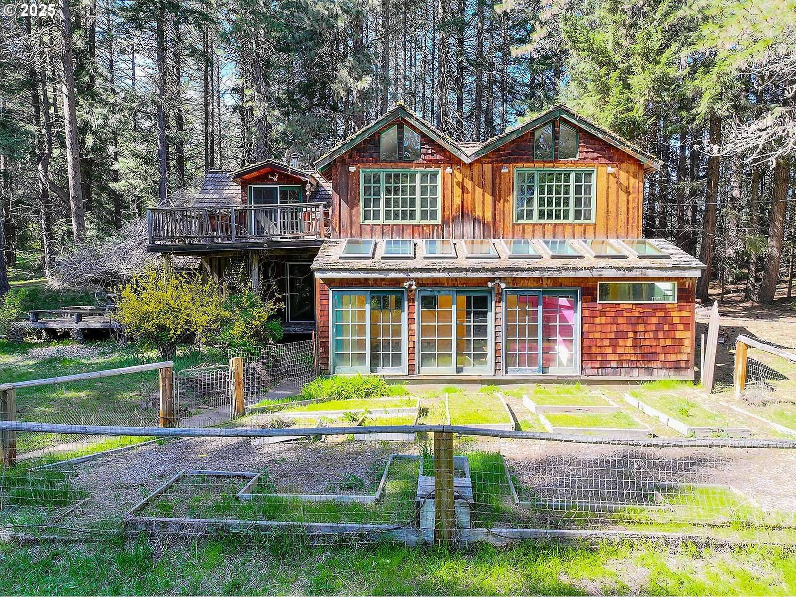 19.4 Acres of Land with Home for Sale in White Salmon, Washington