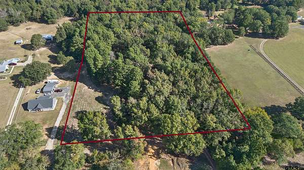 8.25 Acres of Residential Land for Sale in Chandler, Texas