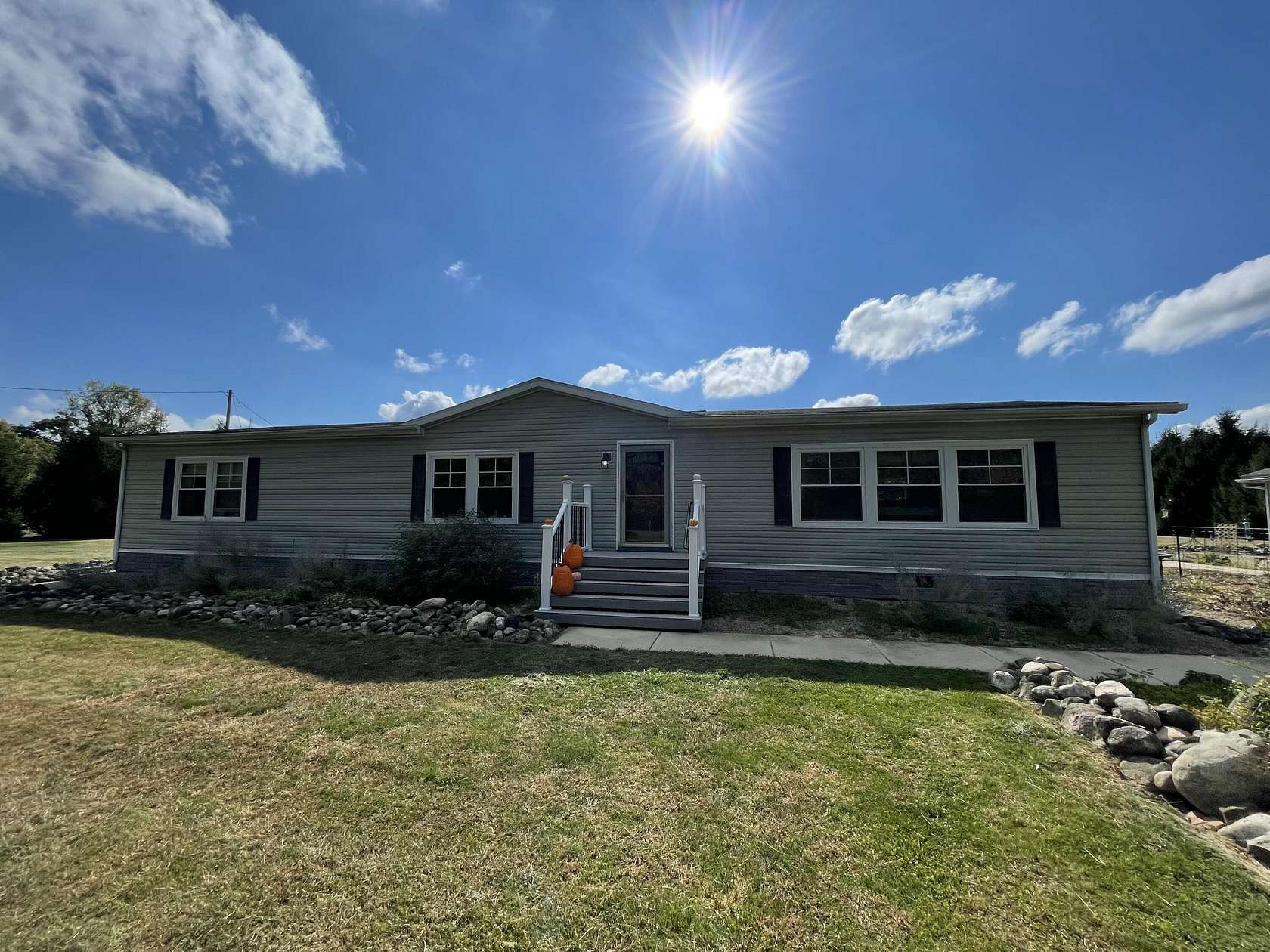 2.2 Acres of Residential Land with Home for Sale in Parma, Michigan