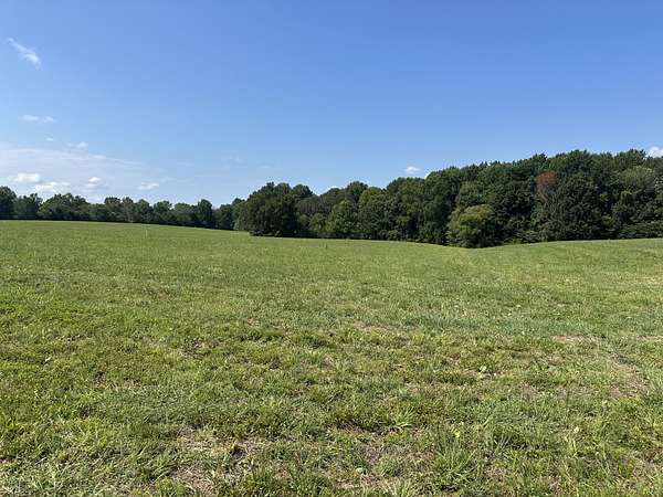 3.9 Acres of Residential Land for Sale in Westmoreland, Tennessee