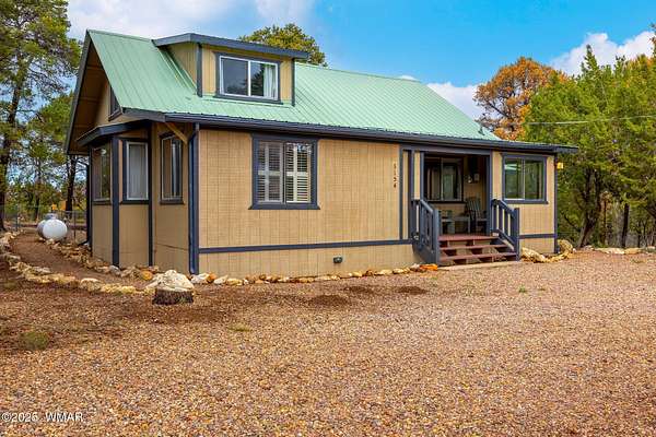 2.18 Acres of Residential Land with Home for Sale in Overgaard, Arizona