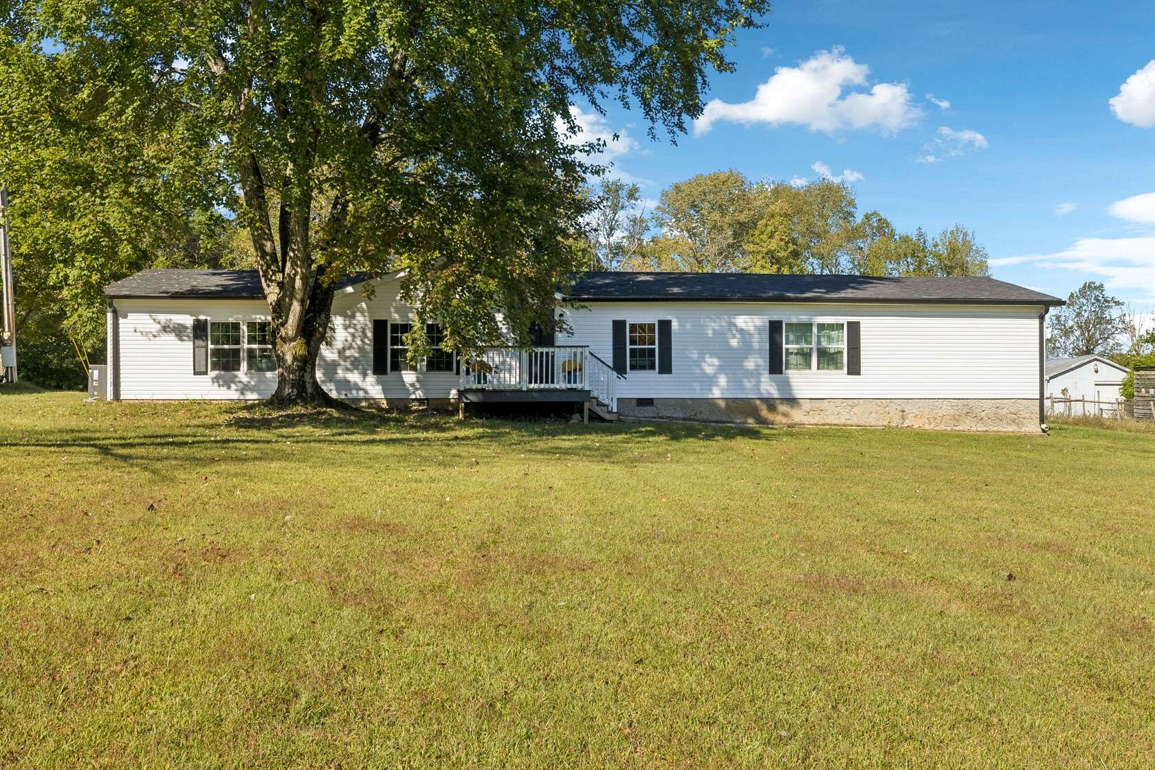 5 Acres of Residential Land with Home for Sale in Ashland City, Tennessee