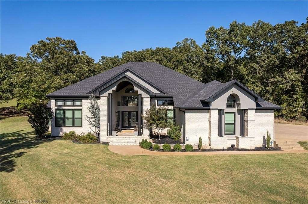 1.5 Acres of Residential Land with Home for Sale in Alma, Arkansas