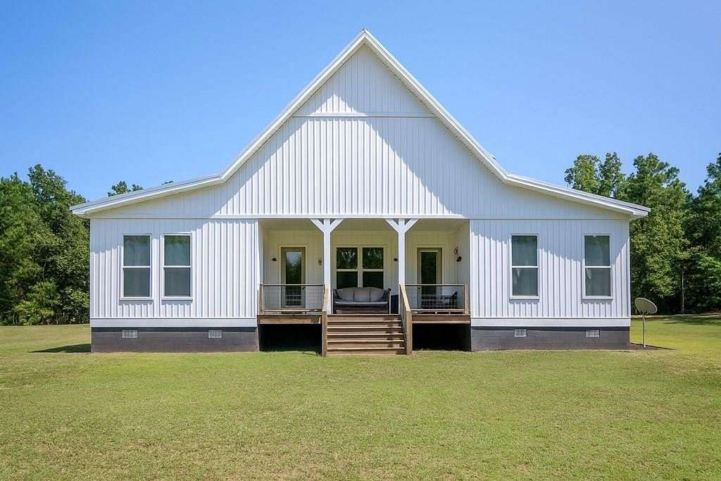 9.5 Acres of Residential Land with Home for Sale in Milledgeville, Georgia