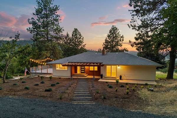 3 Acres of Residential Land with Home for Sale in Spokane, Washington