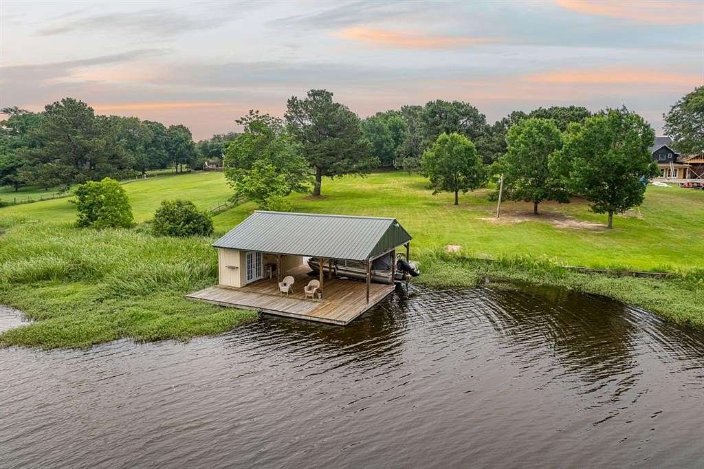 2 Acres of Residential Land with Home for Sale in Athens, Texas