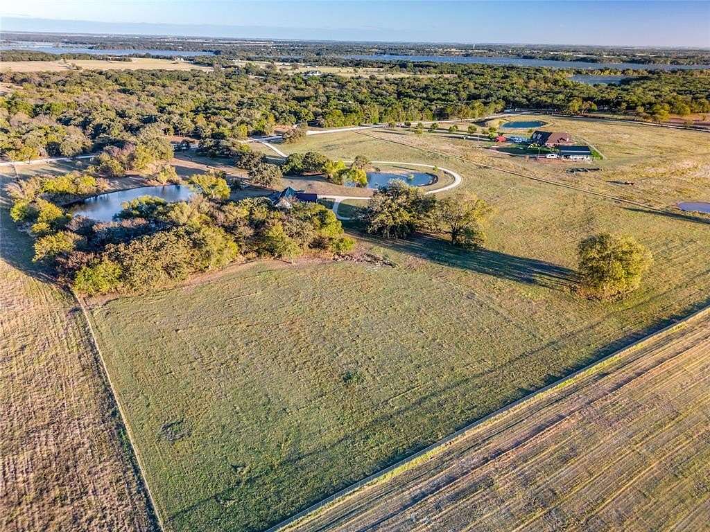 17.5 Acres of Land with Home for Sale in Collinsville, Texas