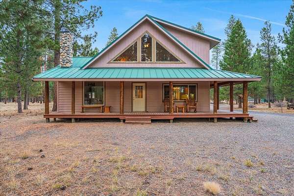 5 Acres of Residential Land with Home for Sale in La Pine, Oregon