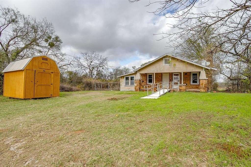 2 Acres of Residential Land with Home for Sale in Mineral Wells, Texas