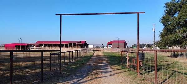 3.1 Acres of Residential Land with Home for Sale in Kaufman, Texas