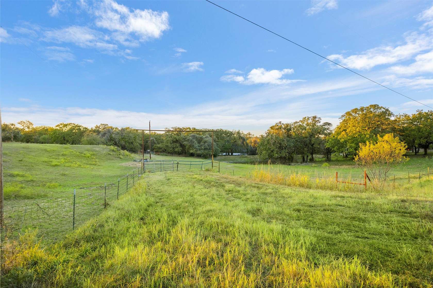 10 Acres of Land for Sale in Springtown, Texas