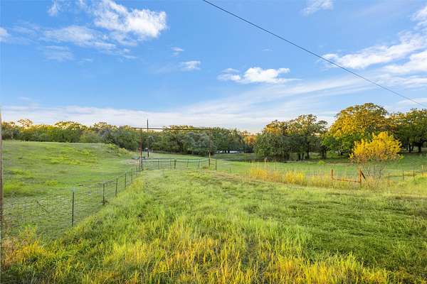 10 Acres of Land for Sale in Springtown, Texas
