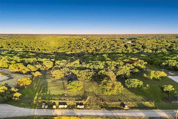 5 Acres of Residential Land for Sale in Springtown, Texas