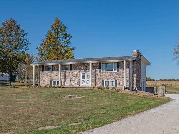 2 Acres of Residential Land with Home for Sale in Moberly, Missouri