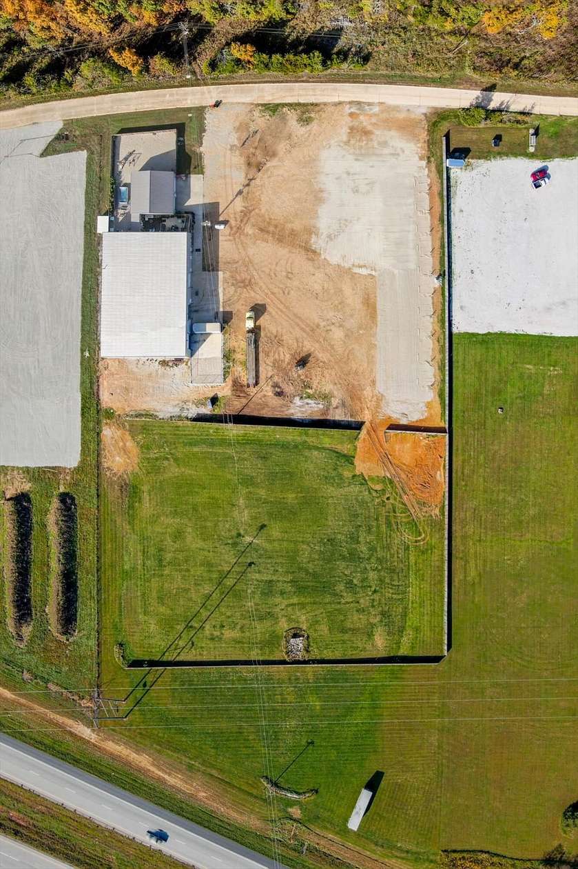 5 Acres of Improved Mixed-Use Land for Sale in Seymour, Missouri