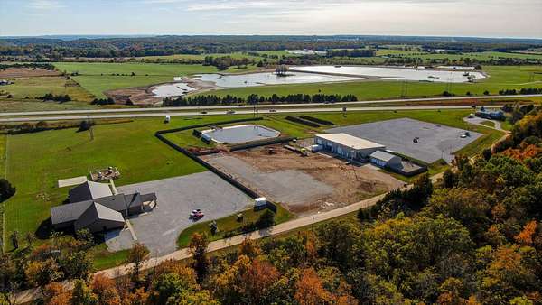 5 Acres of Improved Residential Land for Sale in Seymour, Missouri