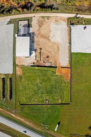5 Acres of Improved Mixed-Use Land for Sale in Seymour, Missouri
