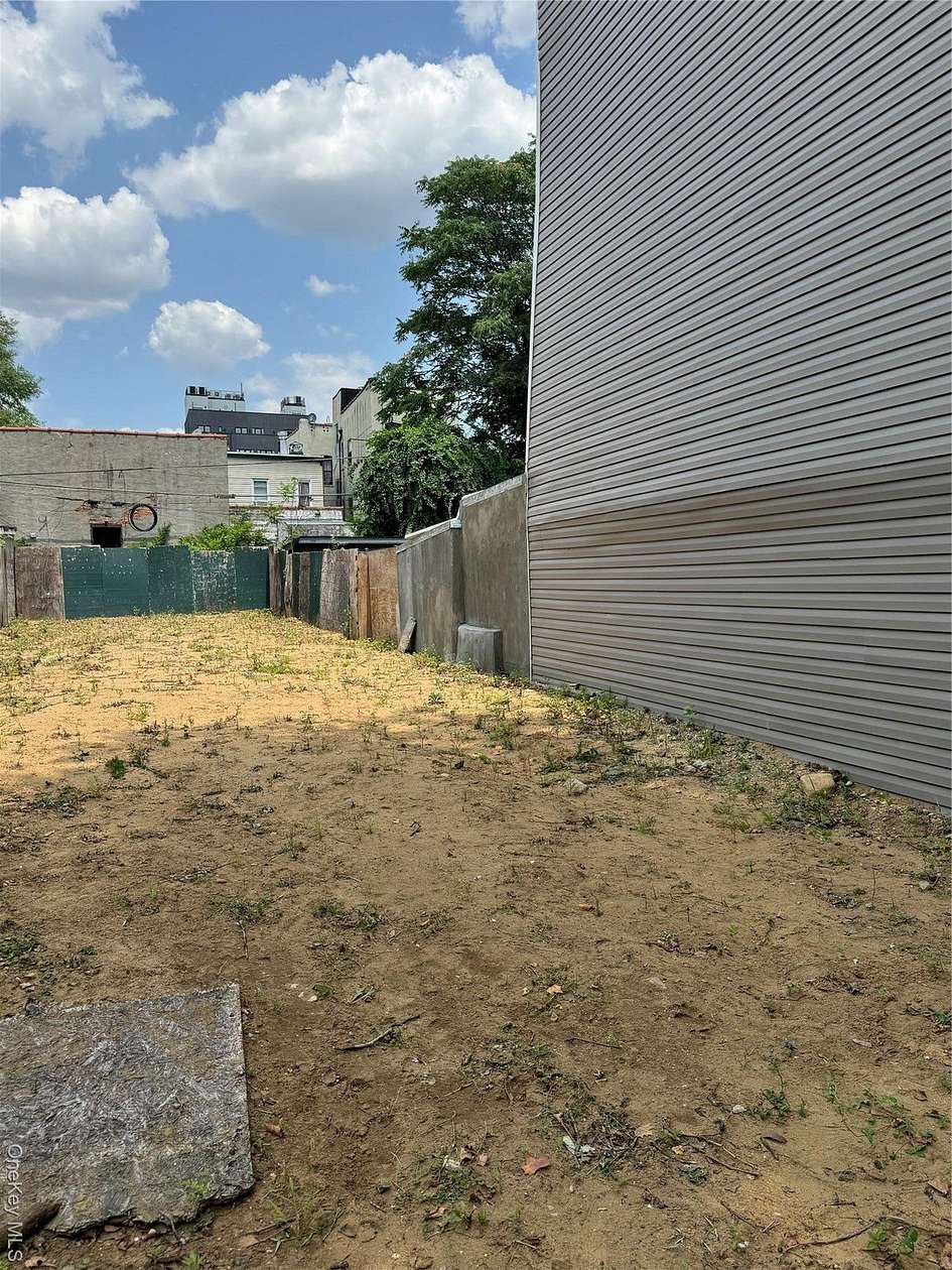 0.06 Acres of Residential Land for Sale in Brooklyn, New York