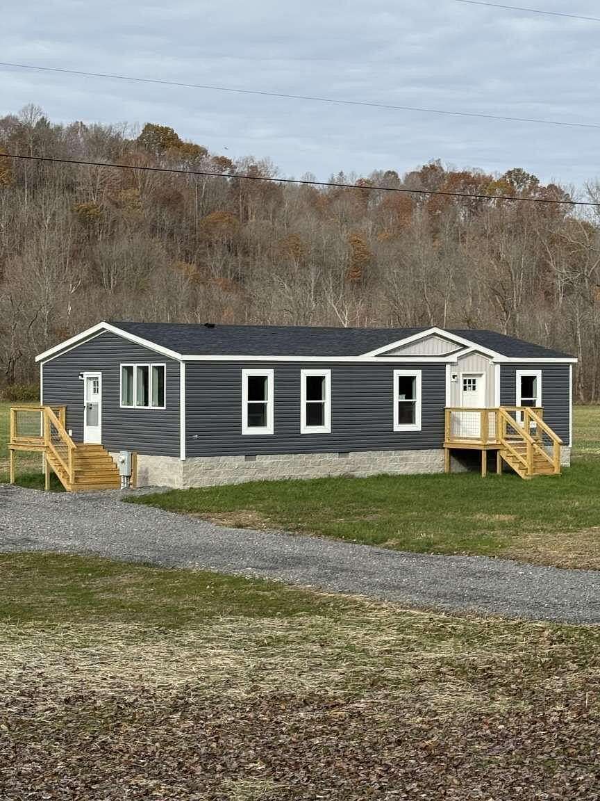 2.14 Acres of Residential Land with Home for Sale in Liberty, Kentucky